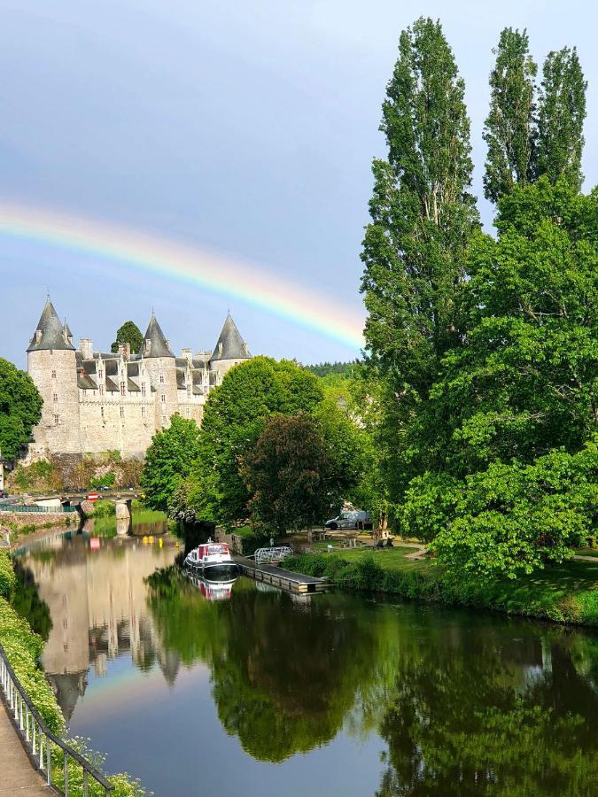 Bed and Breakfast Aux Lits Du Canal Жослен Экстерьер фото